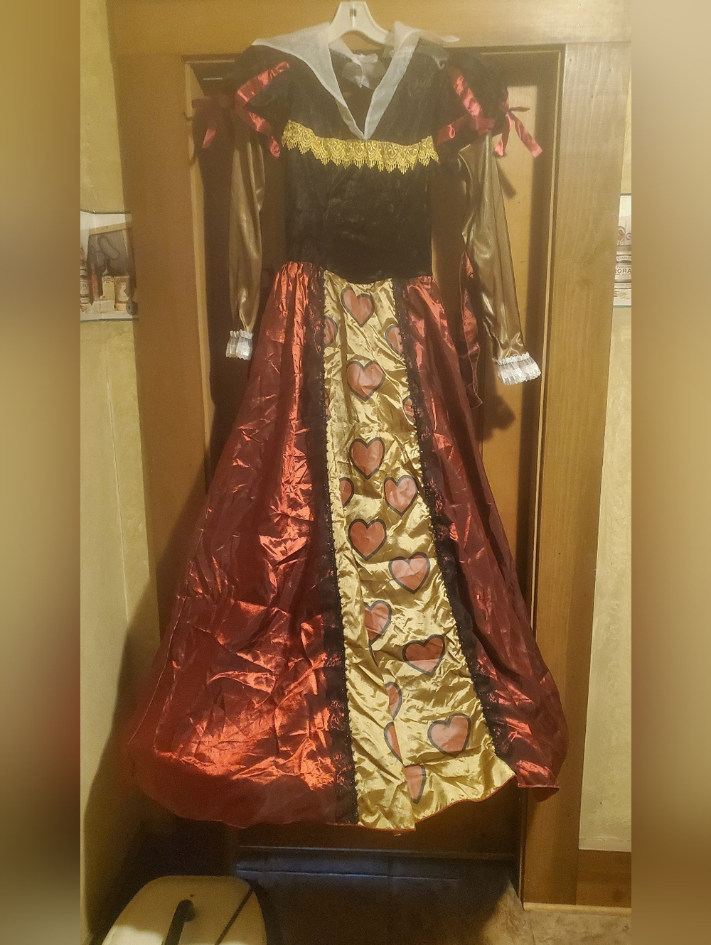 Womens' Red and Gold Queen Of Hearts Costume Cosplay